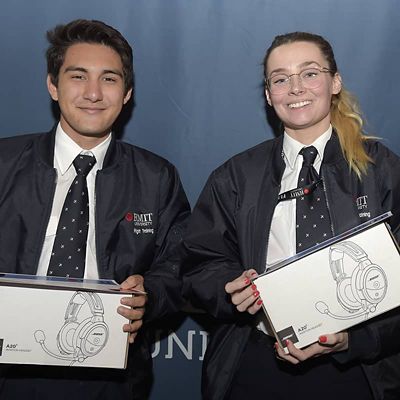 giving-sarahs-dream-achievement-awards.jpg